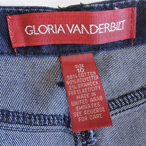 Gloria Vanderbilt Denim Embroidered Capri Jeans with Red Label - Picture 2 of 13